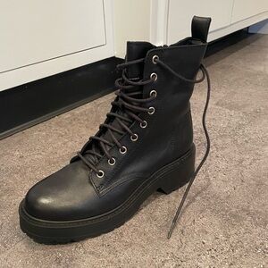 Steve Madden Leather Combat Boots Never Worn in Box